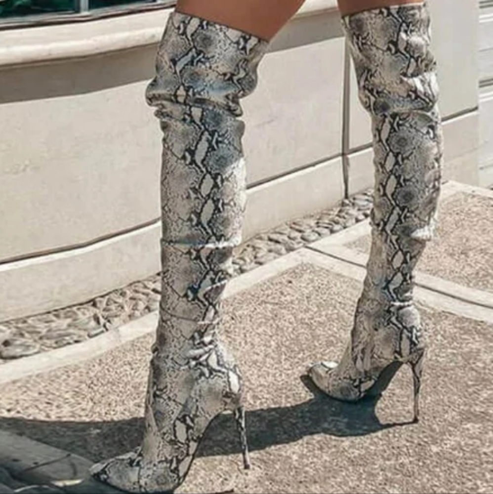 ❤️‍🔥 KNEE HIGH SNAKE BOOTS❤️‍🔥